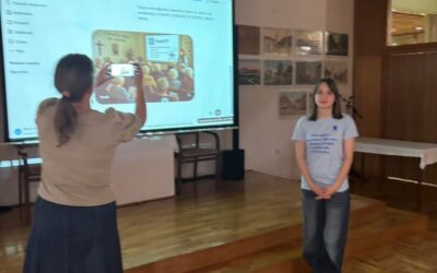 Od radionica vezenja do radionice umjetne inteligencije: međugeneracijsko učenje u Domu „Sv. Antun“ u Karlovcu