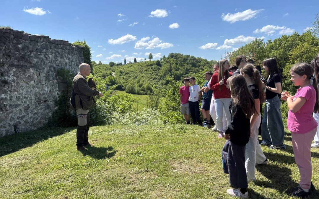 UNESCO-ova nematerijalna kulturna baština – sokolarstvo u Hrvatskoj oduševilo učenike i goste iz Francuske
